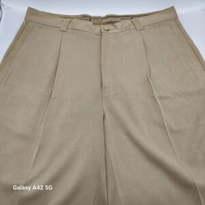 Tommy Bahama Mens 33 Tan 100% Silk Pleated Shorts Textured Resort Wear